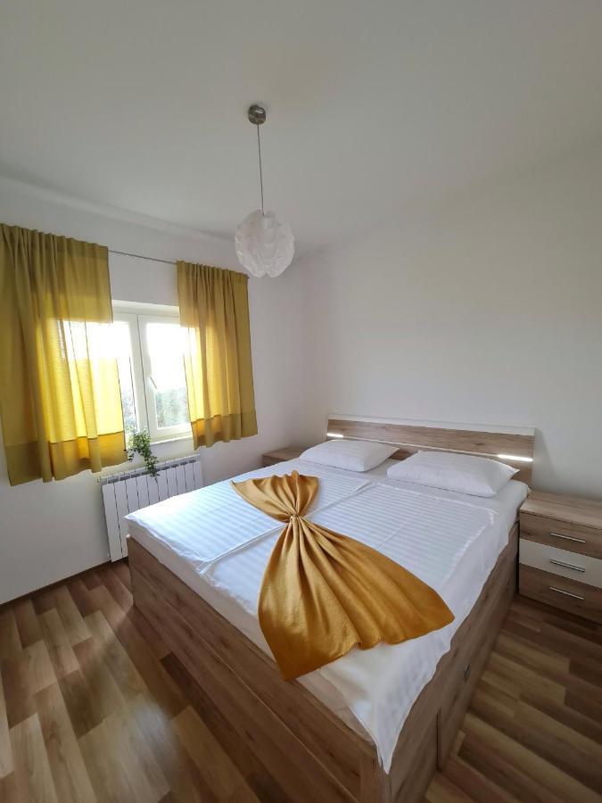 Pansion Katarina Bed and Breakfast Malinska Exteriör bild